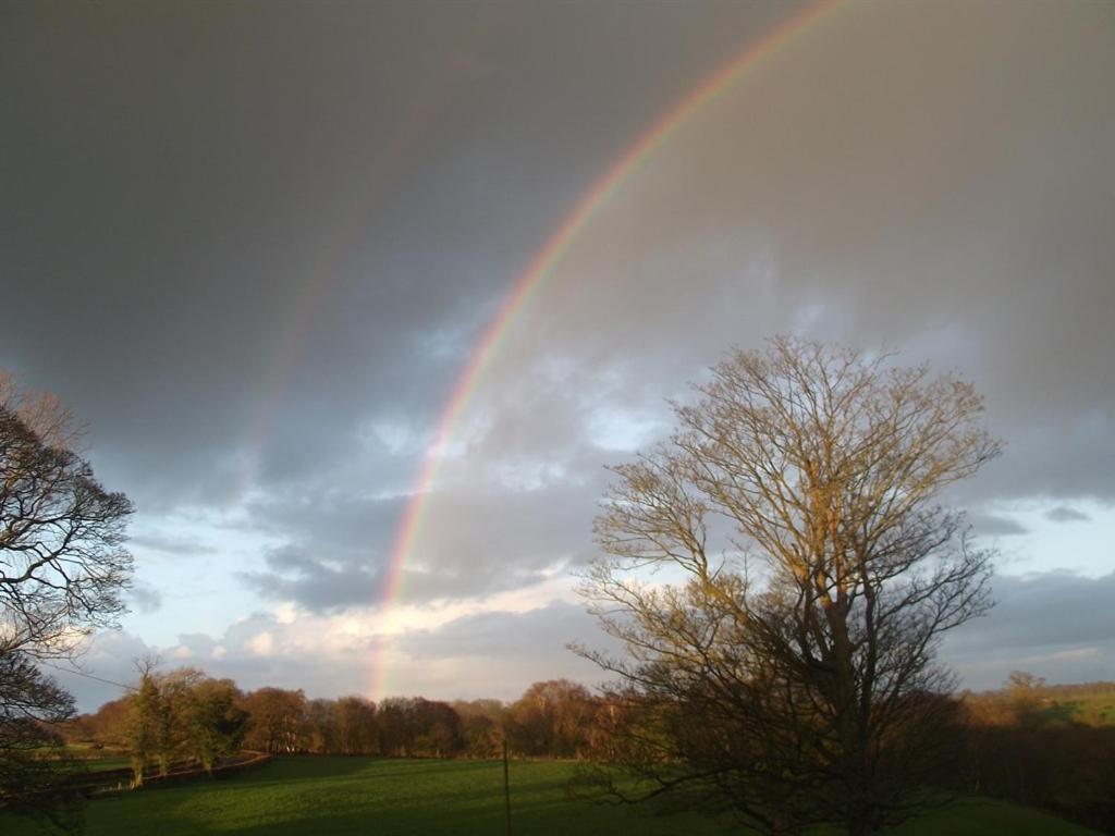 Broomhills Farm River Eco Pods Farm stay *